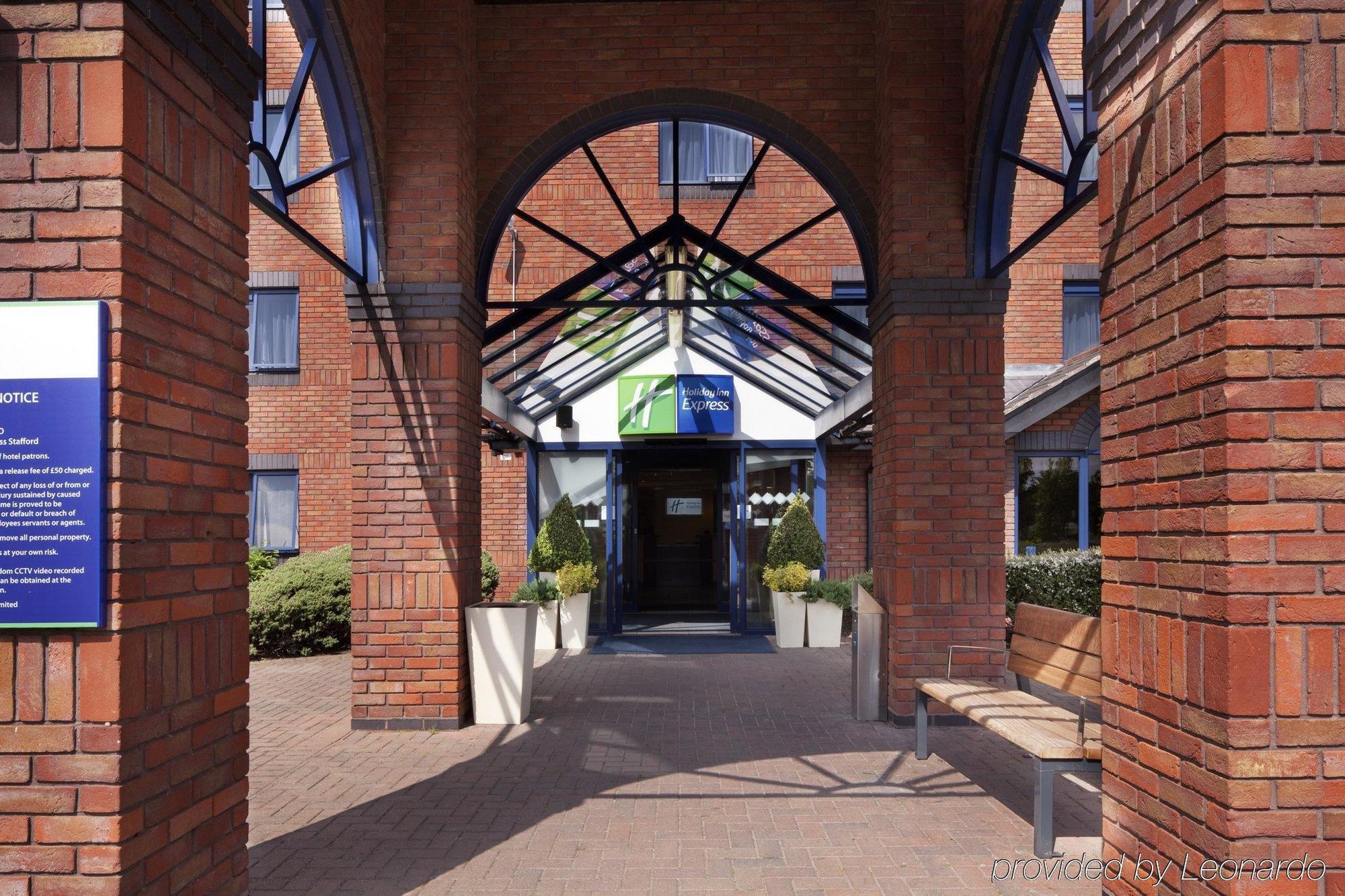 Holiday Inn Express Stafford, An Ihg Hotel Exterior photo