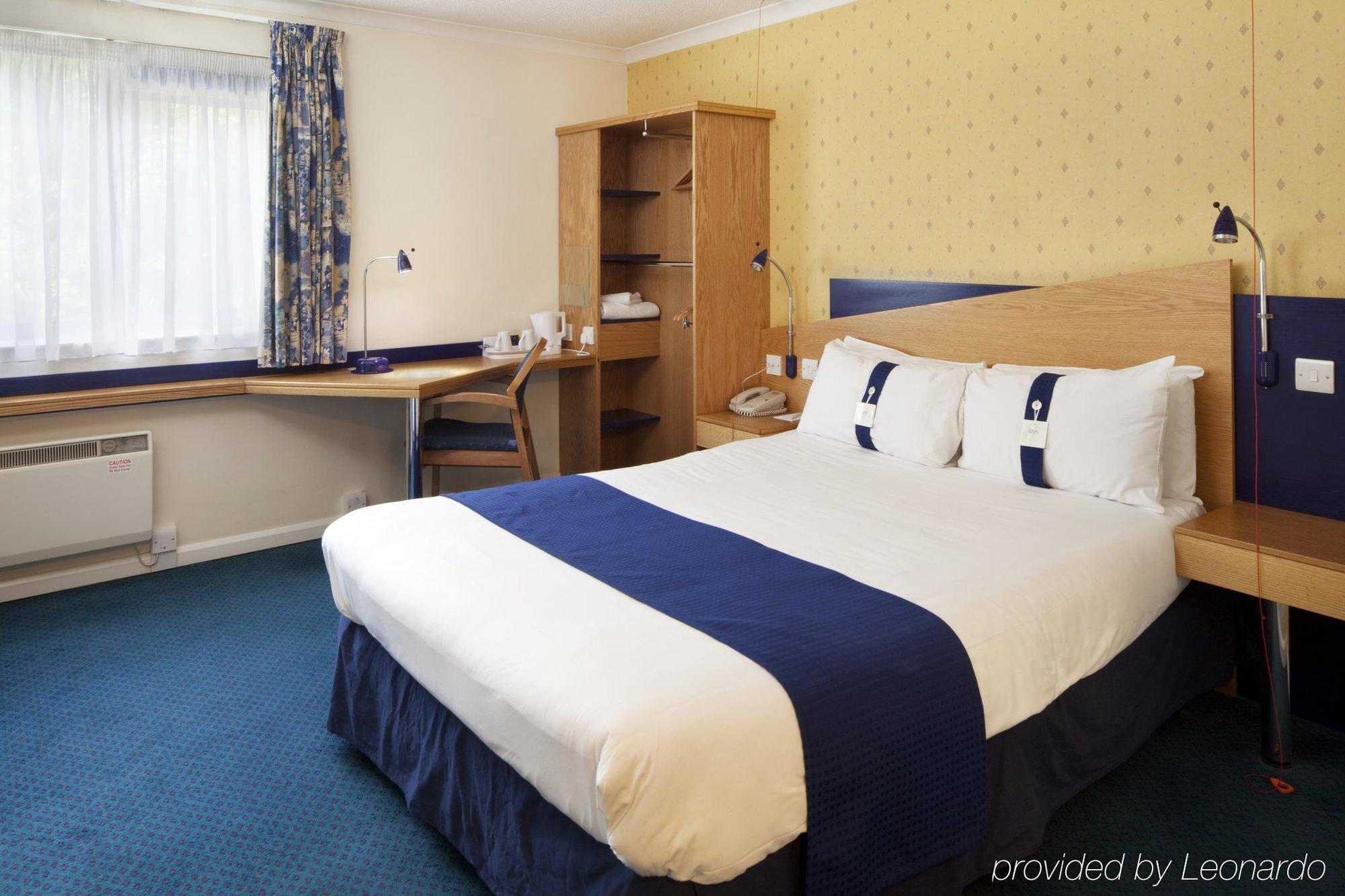 Holiday Inn Express Stafford, An Ihg Hotel Room photo