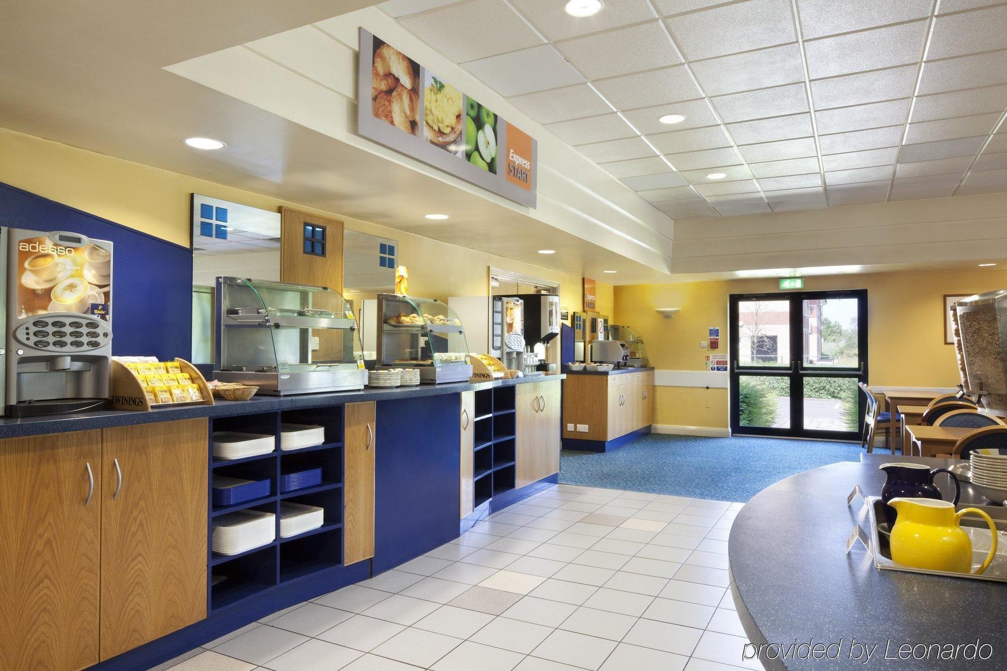 Holiday Inn Express Stafford, An Ihg Hotel Restaurant photo