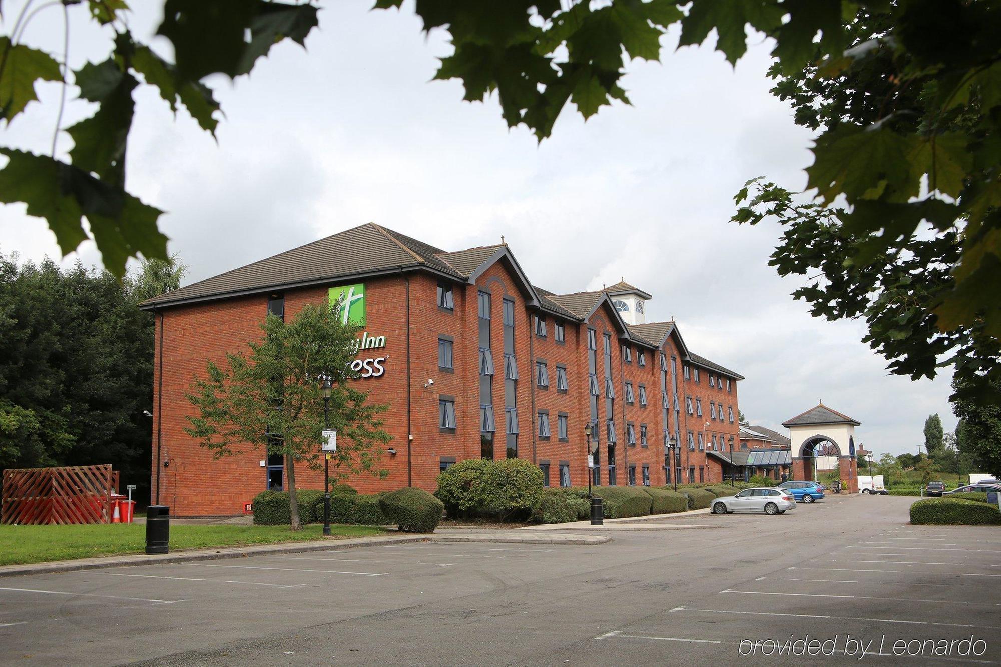 Holiday Inn Express Stafford, An Ihg Hotel Exterior photo